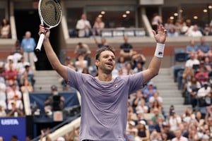 Tennis - U.S. Open - Flushing Meadows, New York, United States - September 6, 2025
Argentina's Horacio Zeballos celebrates after winning the men's doubles final with Spain's Marcel Granollers against Britain's Joe Salisbury and Neal Skupskipose REUTERS/Mike Segar