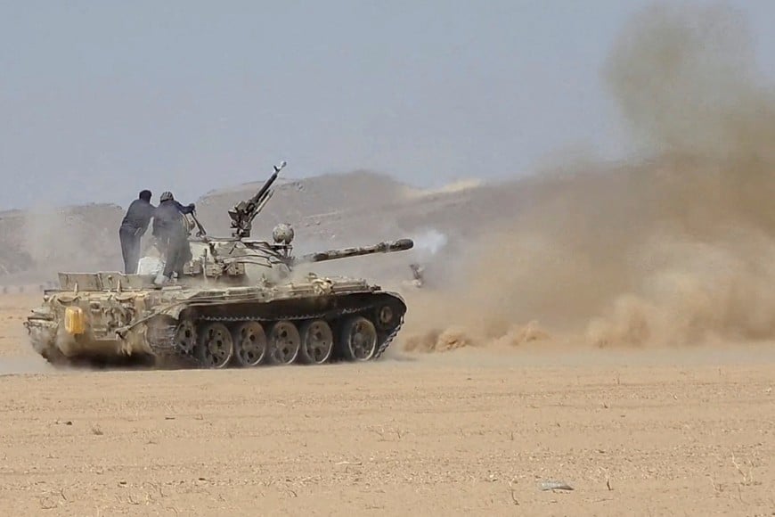 Members of the Saudi-backed Yemeni government forces fire a tank during what they say to be clashes with Yemen's Iran-aligned Houthis in a location given as near Al-Hazm, Yemen, in this screen grab obtained from a handout video released September 9, 2026. Media Centre Of The Yemeni Armed Forces/Handout via REUTERS THIS IMAGE HAS BEEN SUPPLIED BY A THIRD PARTY TPX IMAGES OF THE DAY
VERIFICATION:
-Location and date not verified
-No earlier versions of the video found posted online before September 9