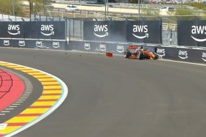 Nicolás Varrone en acción, ayer en clasificación terminó contra las defensas, hoy en la carrera Sprint fue golpeado por Kush Maini en la primera vuelta de la Sprint de Fórmula 2 en Madrid.