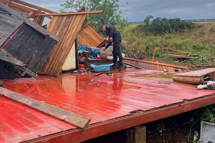 Varias estructuras rurales sufrieron destrozos por el viento.