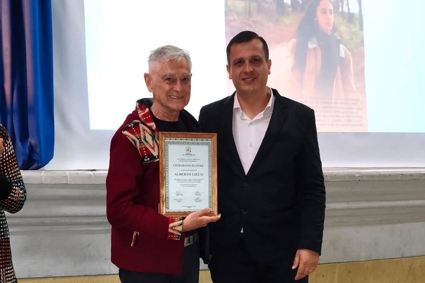 La localidad incorporó a Alicia Barberis y Alberto Gieco al reconocimiento de Ciudadanos Ilustres