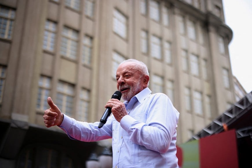 Brazilian President Luiz Inacio Lula da Silva, a candidate for reelection for the Workers' Party (PT) attends a campaign rally in Curitiba, Brazil, September 12, 2026. REUTERS/Rodolfo Buhrer