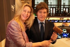 Karina y Javier Milei apuntan las miradas hacia fuera de las fronteras.
