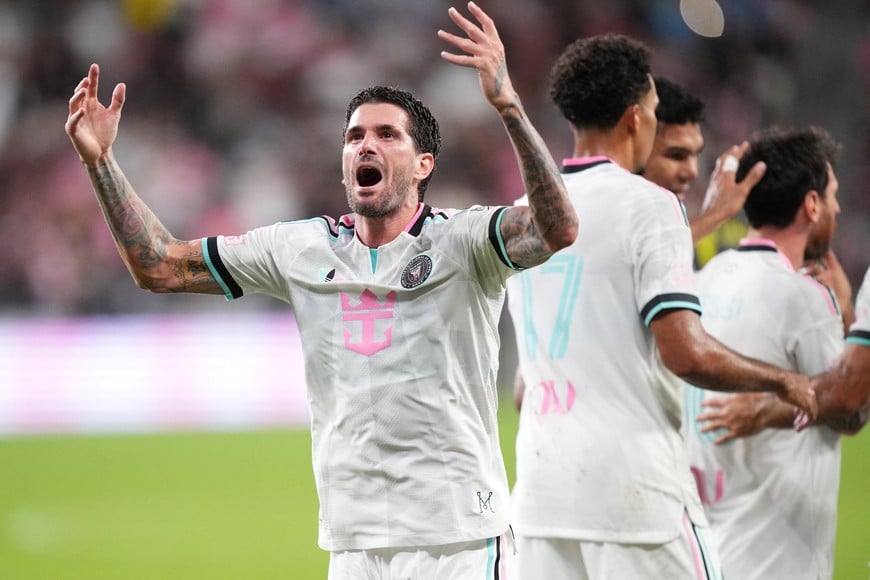Sep 12, 2026; Miami, Florida, USA; Inter Miami midfielder Rodrigo de Paul (7) turns to the fans and celebrates forward Lionel Messi's goal in the second half against Nashville SC at Miami Freedom Park. Mandatory Credit: Jim Rassol-Imagn Images