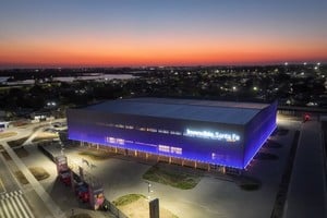 El flamante estadio multipropósito potenciará el sur de la ciudad con infraestructura de vanguardia, pensada tanto para el deporte como para la vida social.
