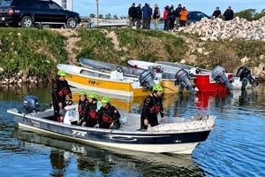 Por el hecho, se suspendieron las actividades de pesca en el lugar.
