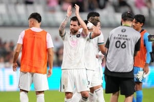 El rosarino marcó un golazo de fuera del área. Reuters.