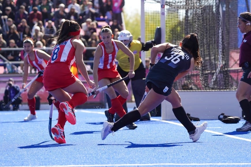 Las jugadoras argentinas mostraron su contundencia ofensiva. Crédito: Fernando Nicola.