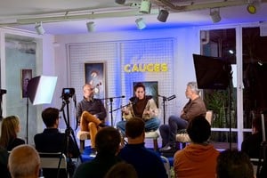 Para Perochena y Reyes, el escenario actual presenta una combinación de identidades históricas debilitadas, un electorado más volátil y una nueva forma de relación entre sociedad y política. Foto: Fundación Cauces