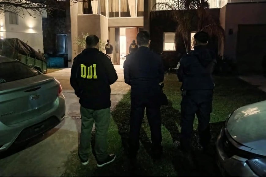 La Policía realizó allanamientos vinculados a la causa contra L-Gante.