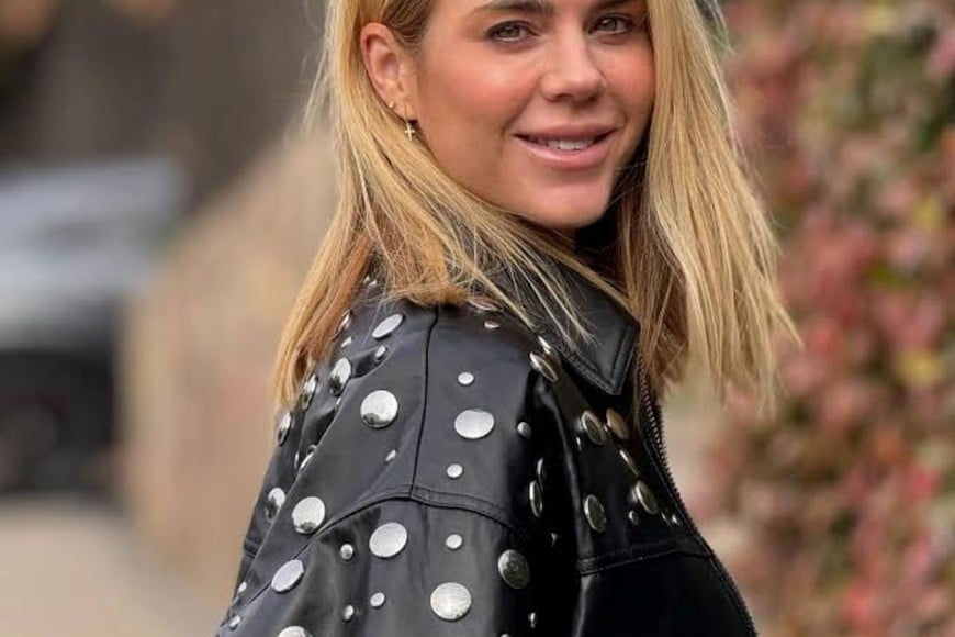 Los detalles metálicos aportan personalidad a los looks de temporada.