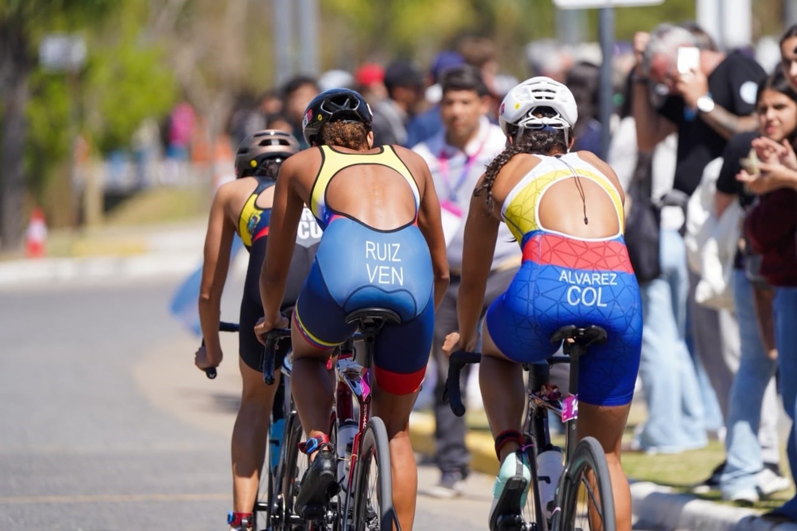 El triatlón femenino reunió a representantes de distintos países en una de las pruebas de resistencia de los Juegos Suramericanos Santa Fe 2026.