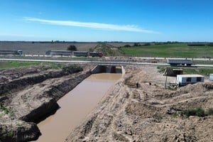 Con 57 kilómetros de canales y 60 alcantarillas, finalizó una importante obra hídrica en San Cristóbal