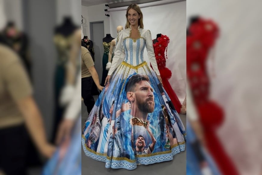 El vestido combinó celeste y blanco con referencias a la identidad argentina.