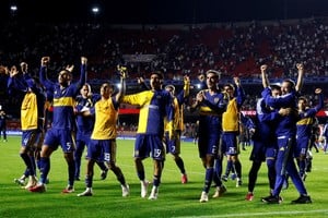 Soccer Football - Copa Sudamericana - Quarter Final - Second Leg - Sao Paulo v Boca Juniors - Cicero Pompeu de Toledo Stadium, Sao Paulo, Brazil - September 15, 2026
Boca Juniors players celebrate after the match REUTERS/Alex Silva