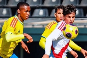 Colombia derrotó 2-0 a Perú en el inicio del fútbol masculino de los Juegos Suramericanos Santa Fe 2026.