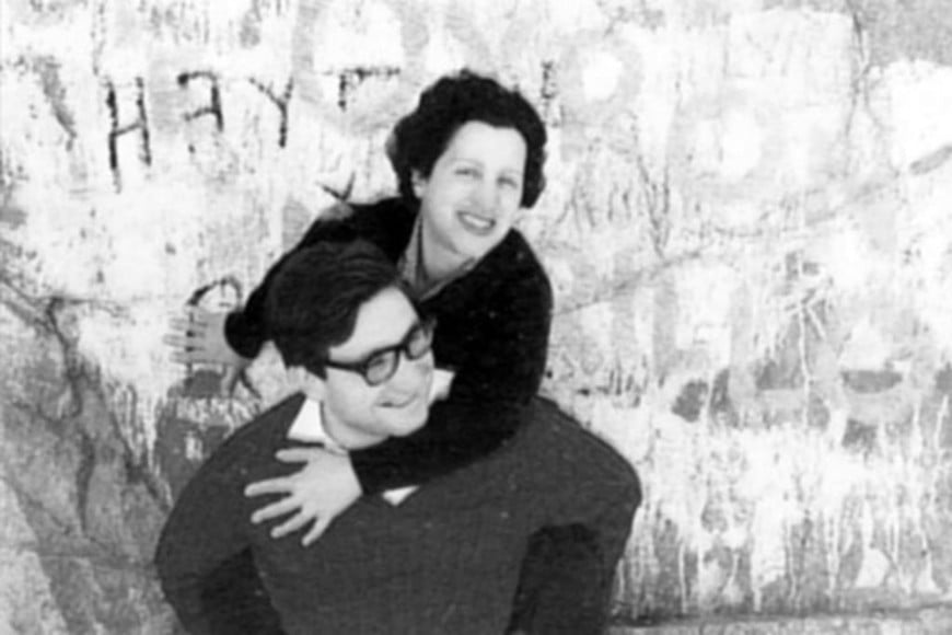 Juan Carlos Distéfano y Griselda Gambaro en Italia. La beca Francesco Romero hizo posible el viaje de la familia en 1969.