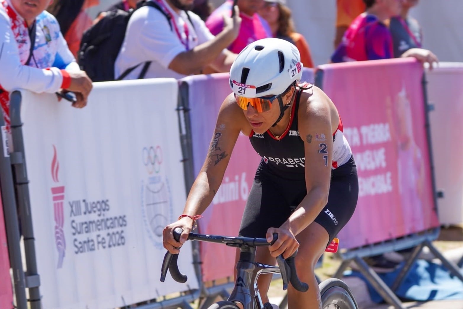 El triatlón femenino reunió a representantes de distintos países en una de las pruebas de resistencia de los Juegos Suramericanos Santa Fe 2026.