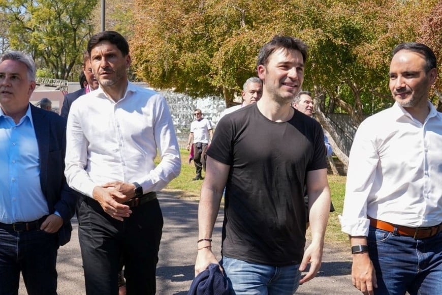 Pullaro recorrió junto a Llaryora, Valdés y Torres instalaciones deportivas y el predio del Fan Fest en Rosario. Crédito: Gobierno de Santa Fe