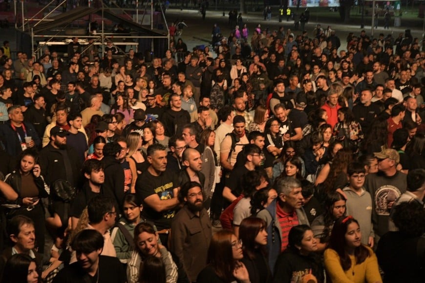 Cabezones en el Fan Fest de la quinta jornada de los Juegos Suramericanos en Santa Fe.