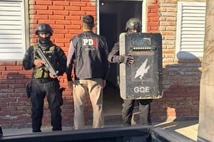 La PDI contó con la colaboración del Grupo de Operaciones Especiales para la irrupción. Foto: El Litoral