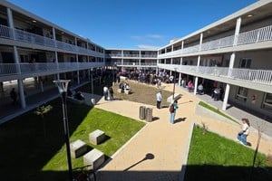En los primeros días de septiembre la gestión de Pullaro dio una fuerte respuesta de entrega de viviendas a Familias de la capital santafesina que necesitaban una vivienda donde desarrollarse. Gobierno Provincial.