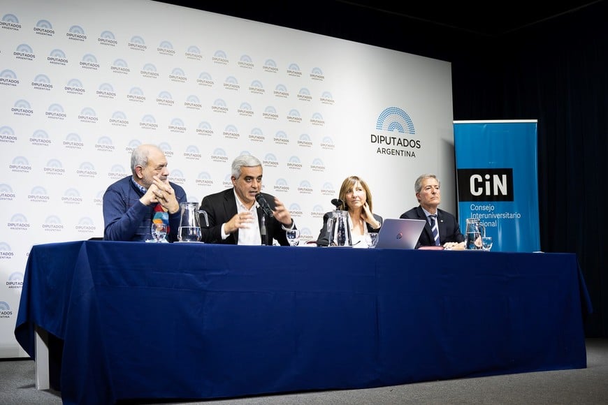 Bartolacci dijo que “si no logramos modificaciones razonables al proyecto de presupuesto presentado por el gobierno nacional, va a ser realmente muy difícil que las universidades abramos nuestras puertas el año que viene".