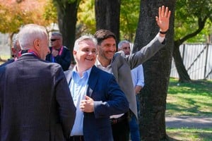 Pullaro junto a su par cordobés, Martín Llaryora.