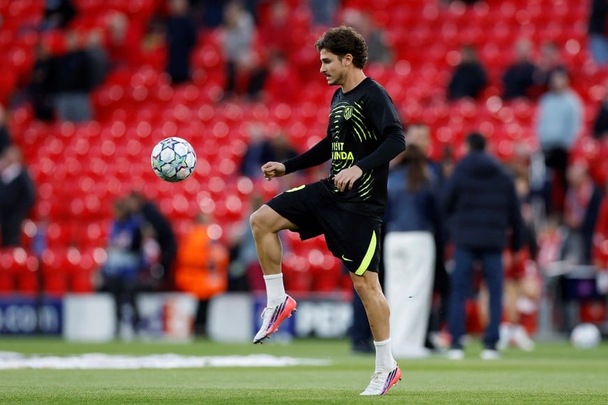 Soccer Football - UEFA Champions League - Liverpool v Atletico Madrid - Anfield, Liverpool, Britain - September 9, 2026
Atletico Madrid's Julian Alvarez during the warm up before the match Action Images via Reuters/Jason Cairnduff