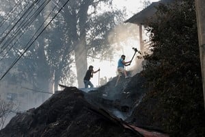 Nueve incendios forestales afectan a Quito: evacuaron a 48 personas del cerro Casitagua