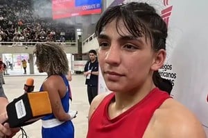 Durante la competencia, Muello mostró la bandera argentina y destacó el significado de vestir la camiseta nacional.