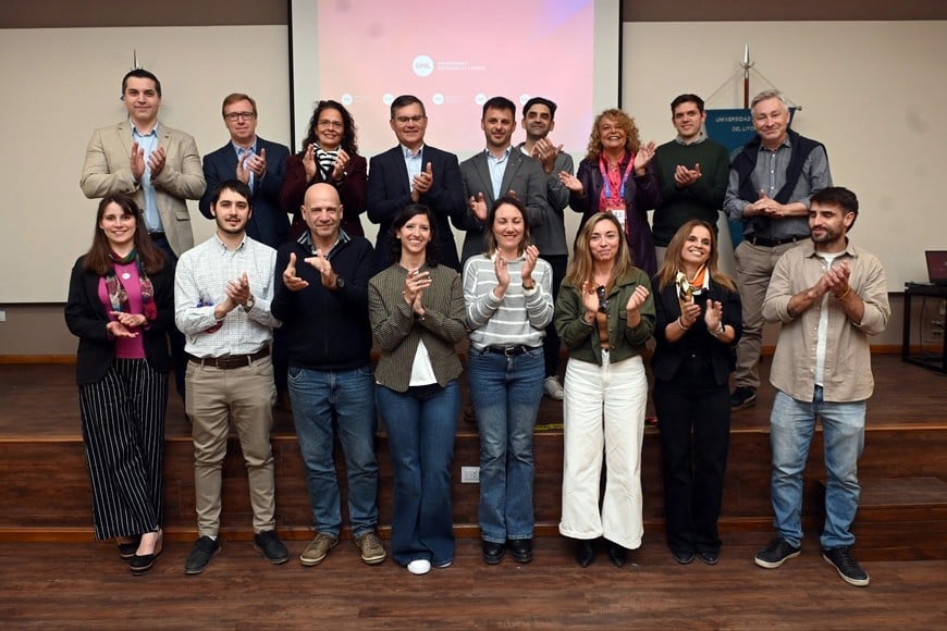 Equipo de profesionales de 6 facultades de la UNL que trabajan en el proyecto.