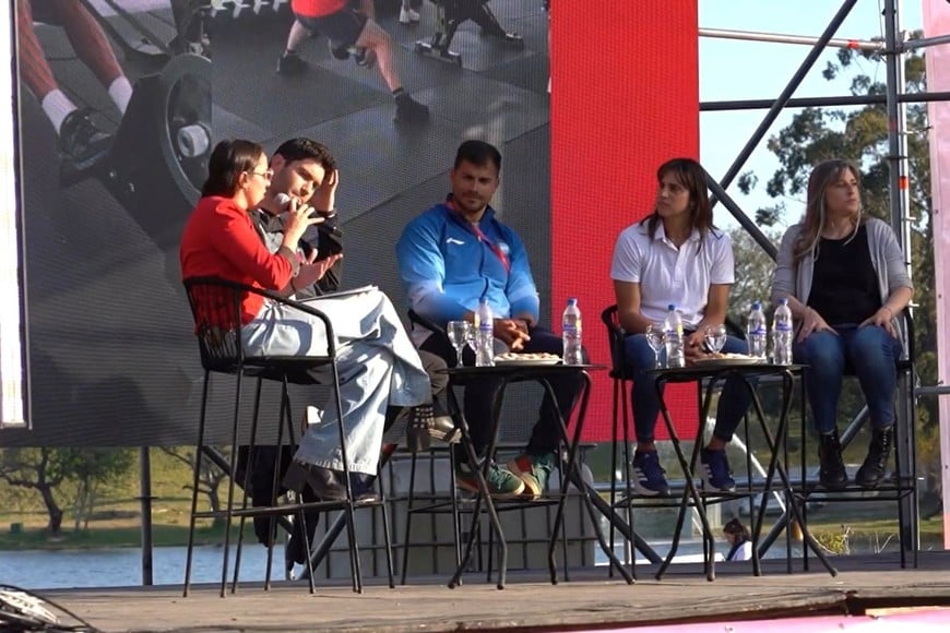 Rubén Rézola participó de una actividad sobre ciencia y deporte en el Parque del Sur.
