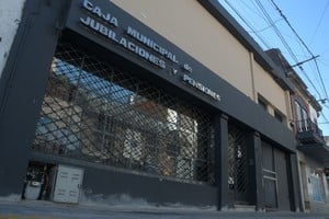 Fachada de la Caja Municipal de Jubilaciones y Pensiones de Santa Fe. Archivo Luis Cetraro