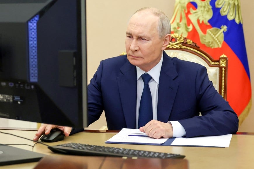 Russian President Vladimir Putin votes online in the parliamentary election in Moscow, Russia, September 18, 2026. Sputnik/Vyacheslav Prokofiev/Pool via REUTERS ATTENTION EDITORS - THIS IMAGE WAS PROVIDED BY A THIRD PARTY.