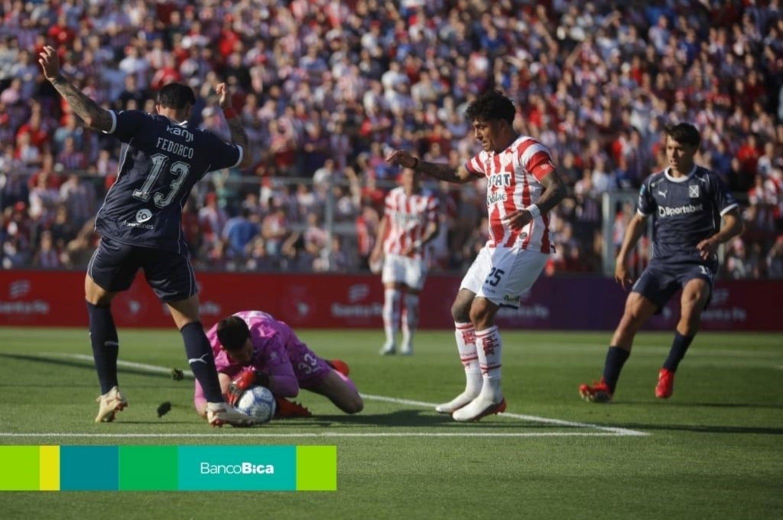 Disputado partido en la tarde del sábado. 
