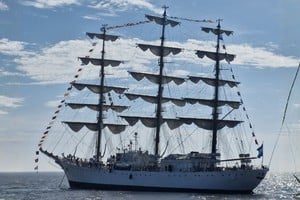 La Fragata Libertad desplegó una destacada labor en el plano de la diplomacia naval.