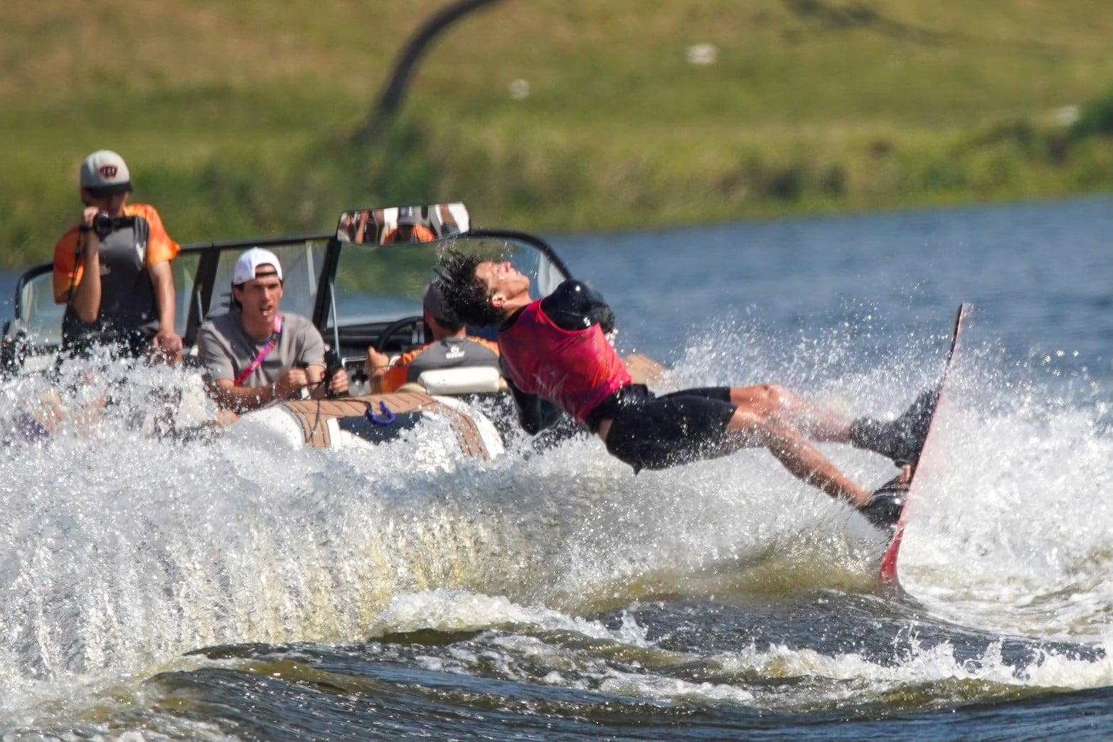 De disputan las clasificaciones de Wakeboard en el Lago del Parque del Sur de Santa Fe. 