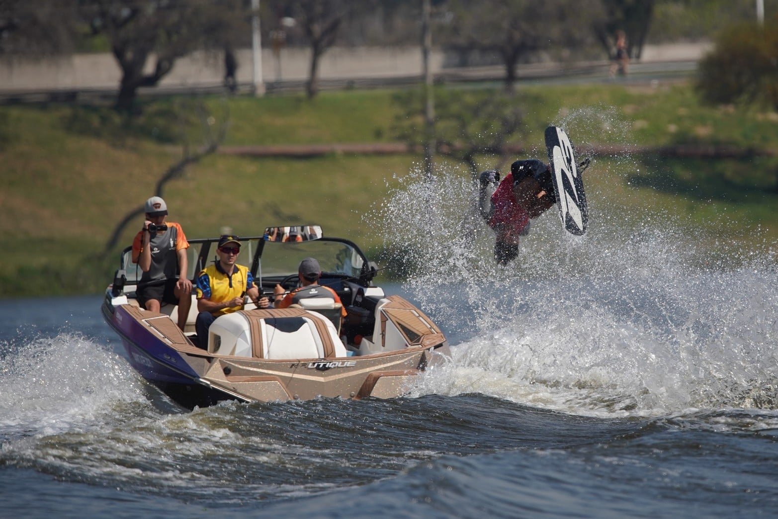 De disputan las clasificaciones de Wakeboard en el Lago del Parque del Sur de Santa Fe.