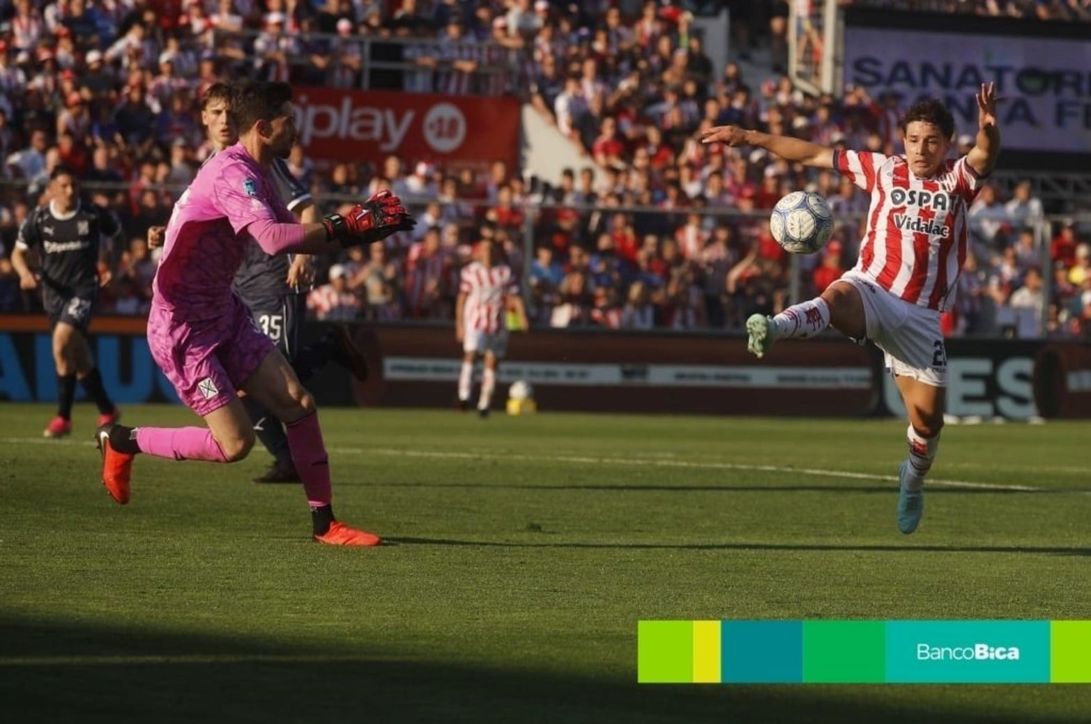 Unión fue anfitrión de uno de los grandes del fútbol argentino. 