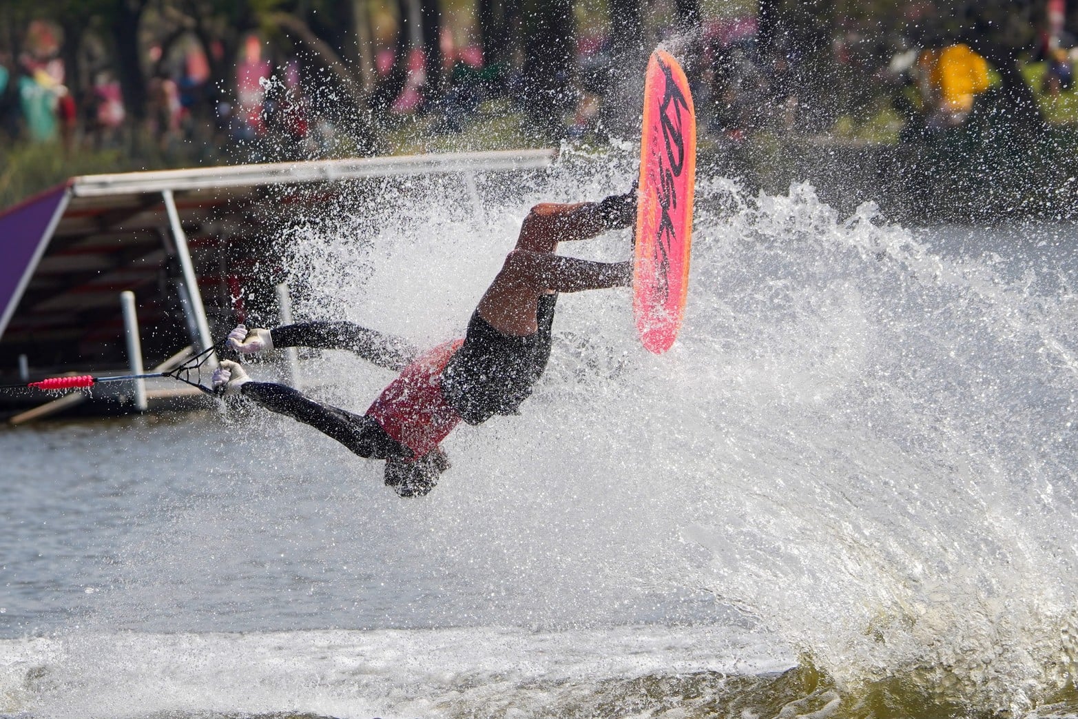 De disputan las clasificaciones de Wakeboard en el Lago del Parque del Sur de Santa Fe. 