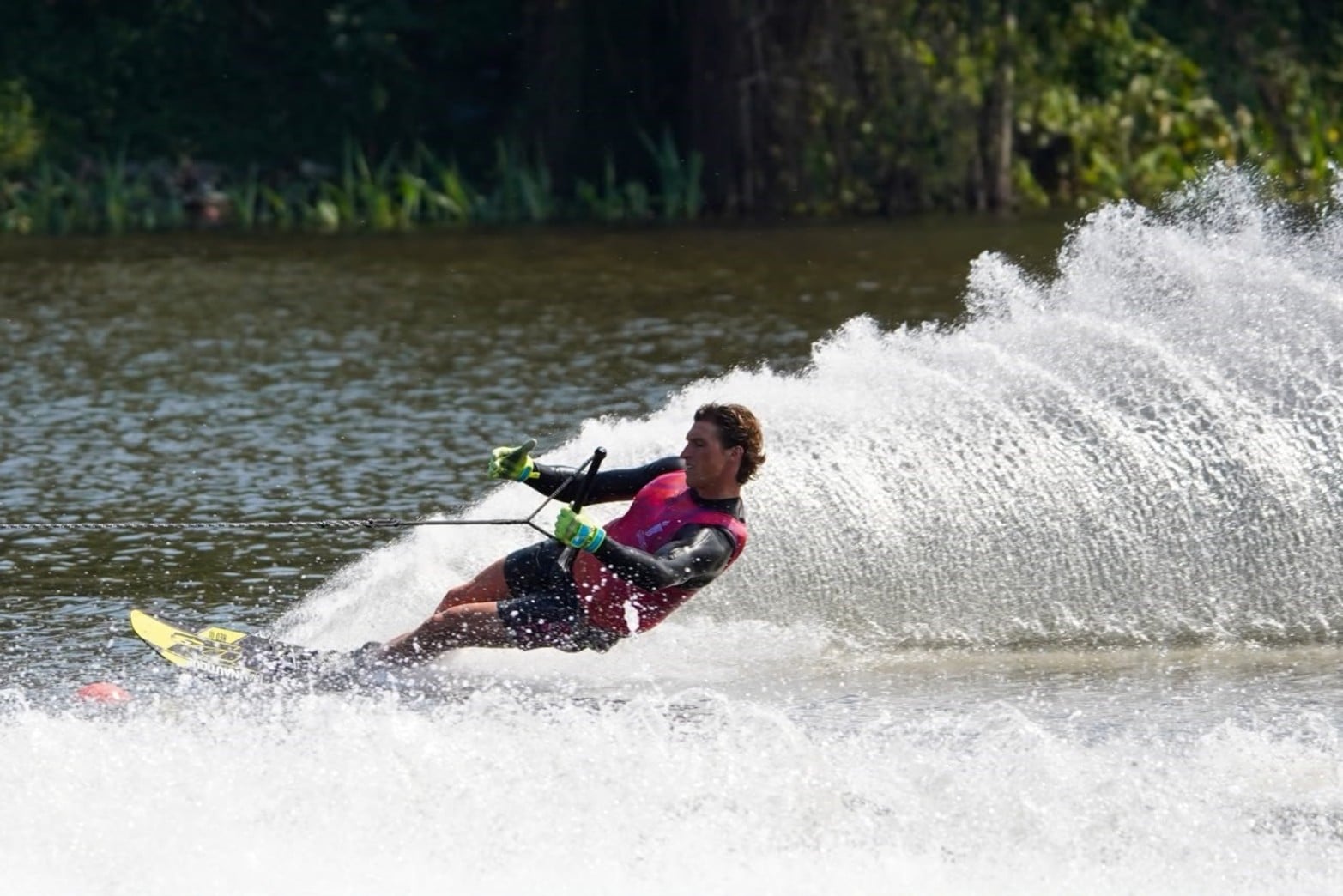 Se disputan las clasificaciones de Wakeboard en el Lago del Parque del Sur de Santa Fe.