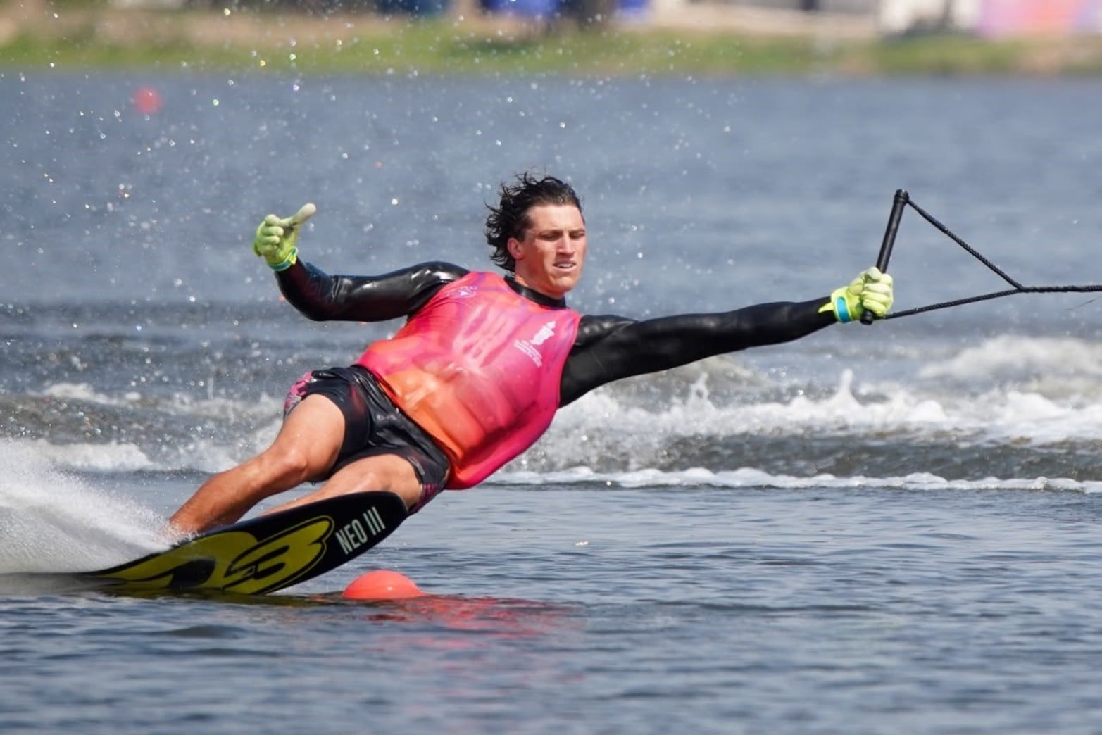 Se disputan las clasificaciones de Wakeboard en el Lago del Parque del Sur de Santa Fe.