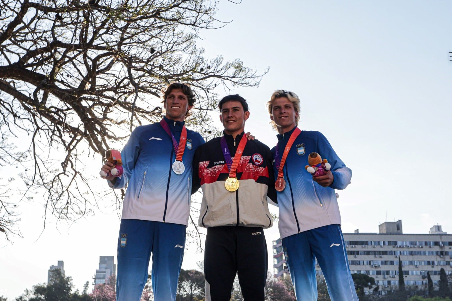El chileno Martín Labra se impuso en el overall masculino en el Lago del Parque del Sur de la ciudad de Santa Fe. Los argentinos Tobías Giorgis y su hermano Francisco, fueron plata y bronce, respectivamente.