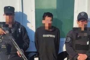 El sospechoso fue identificado durante un procedimiento policial realizado este sábado en Villa Lugano.