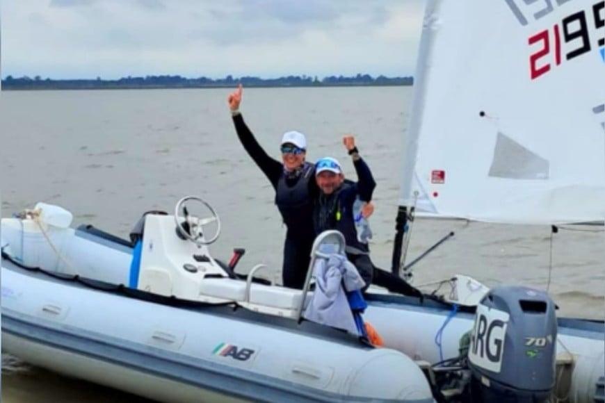 Lucía Falasca se consagró campeona en Vela ILCA 6. Crédito: COA