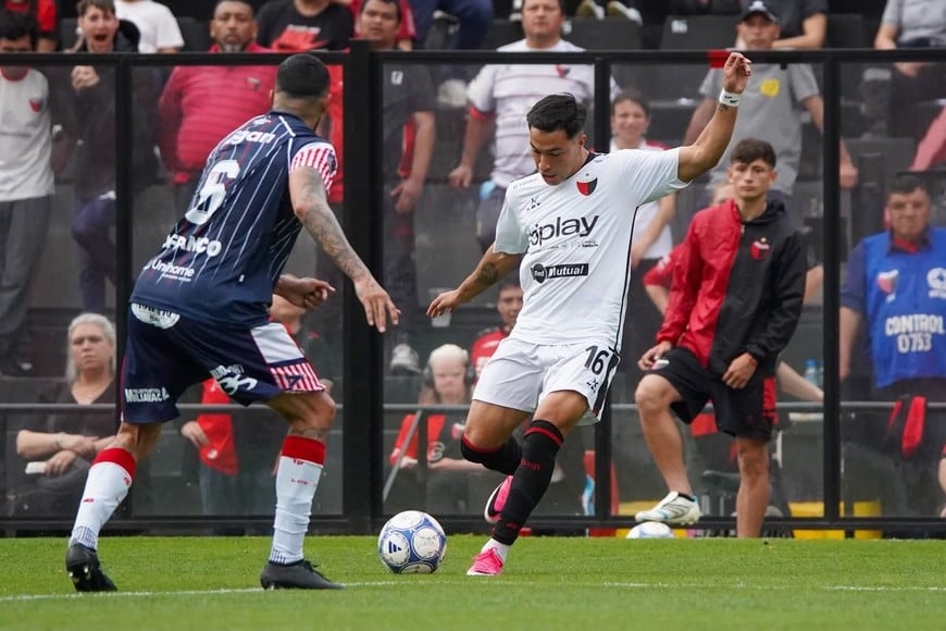colon vs Los andes Foto: Manuel Fabatía.