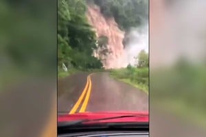 La impactante imagen que captó un automovilista que pasaba por la zona.