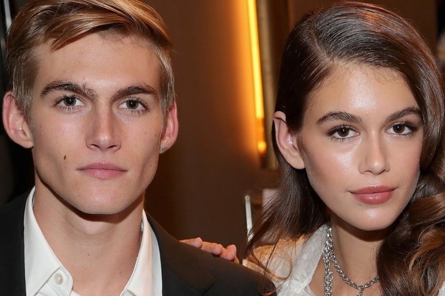 Presley Gerber junto a su hermana Kaia, también modelo.