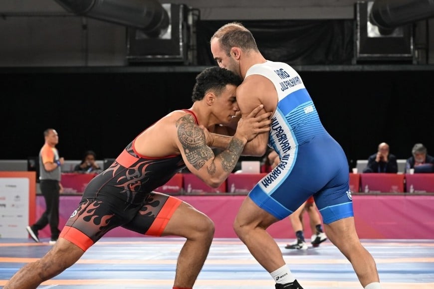 Arsen en pelea ante Cuero. Crédito: Juegos Suramericanos